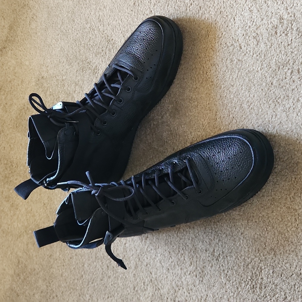 Mens Nike Air Force 1 High Utility size 14.